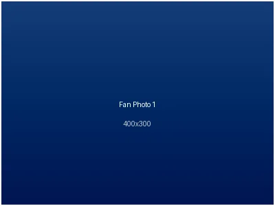 半岛体育马里奥展示他收藏的历年季票